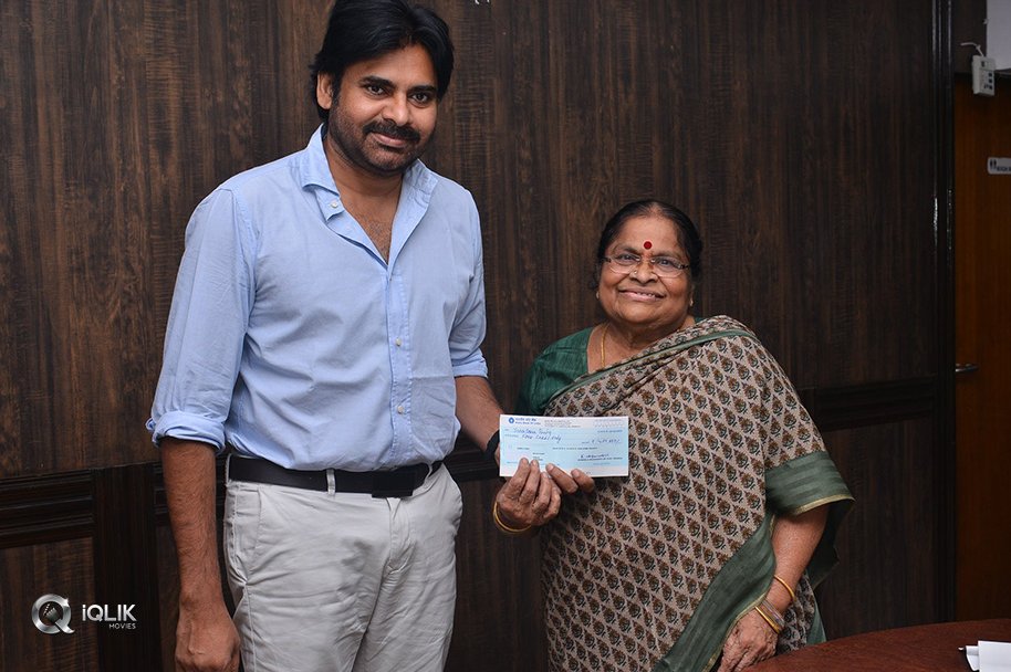 Pawan-Kalyan-Mother-Donation-For-Janasena-Party